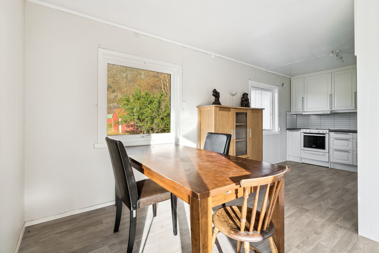 Kjøkken ble oppgradert med ny innredning i 2017. Galleribilde