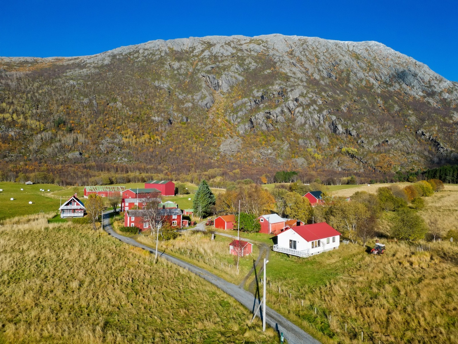 Her finner du blant annet enebolig og "gammelstua". Galleribilde