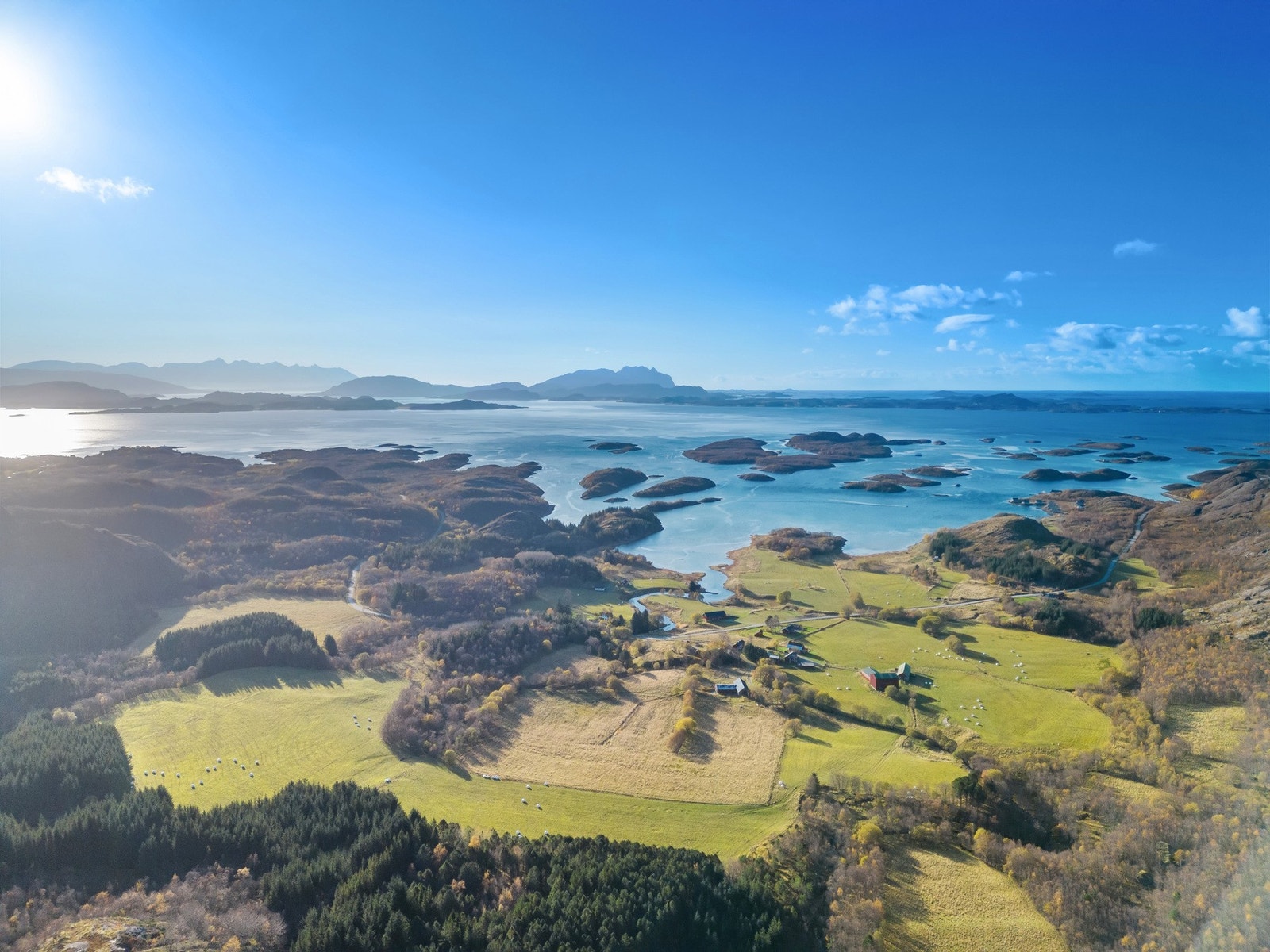 På eiendommen er det muligheter for både jakt og fiske. Galleribilde