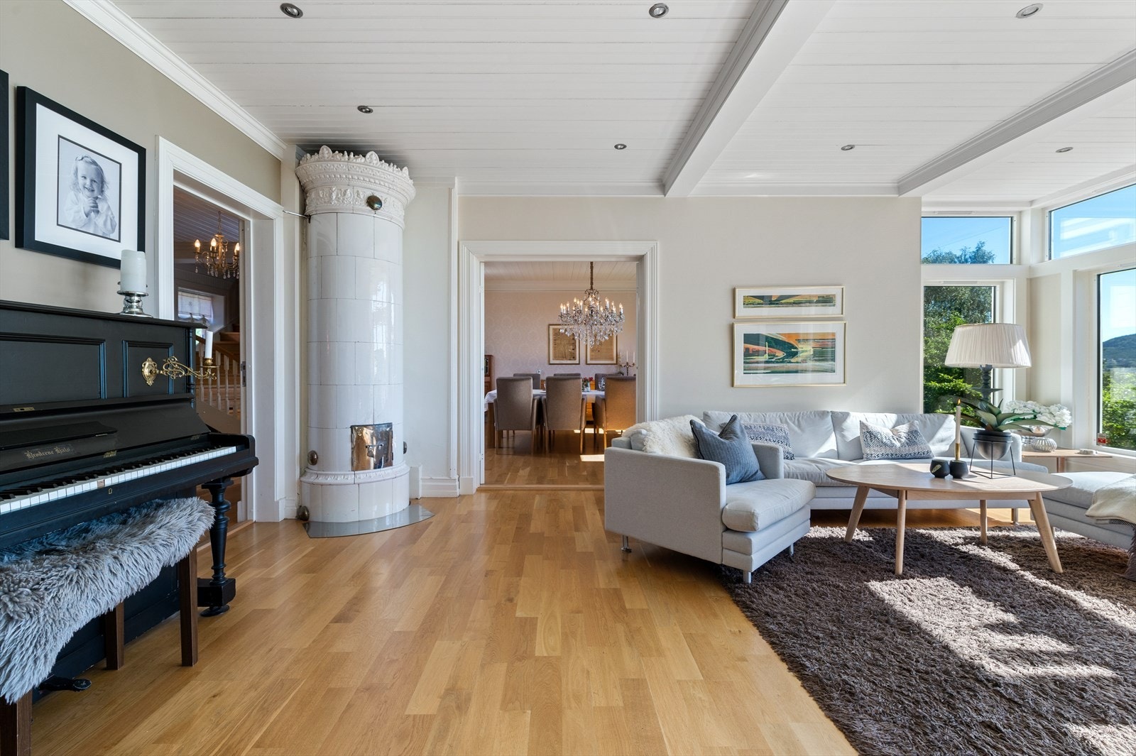 Stuer med god lysinnslipp og flott utsikt Galleribilde