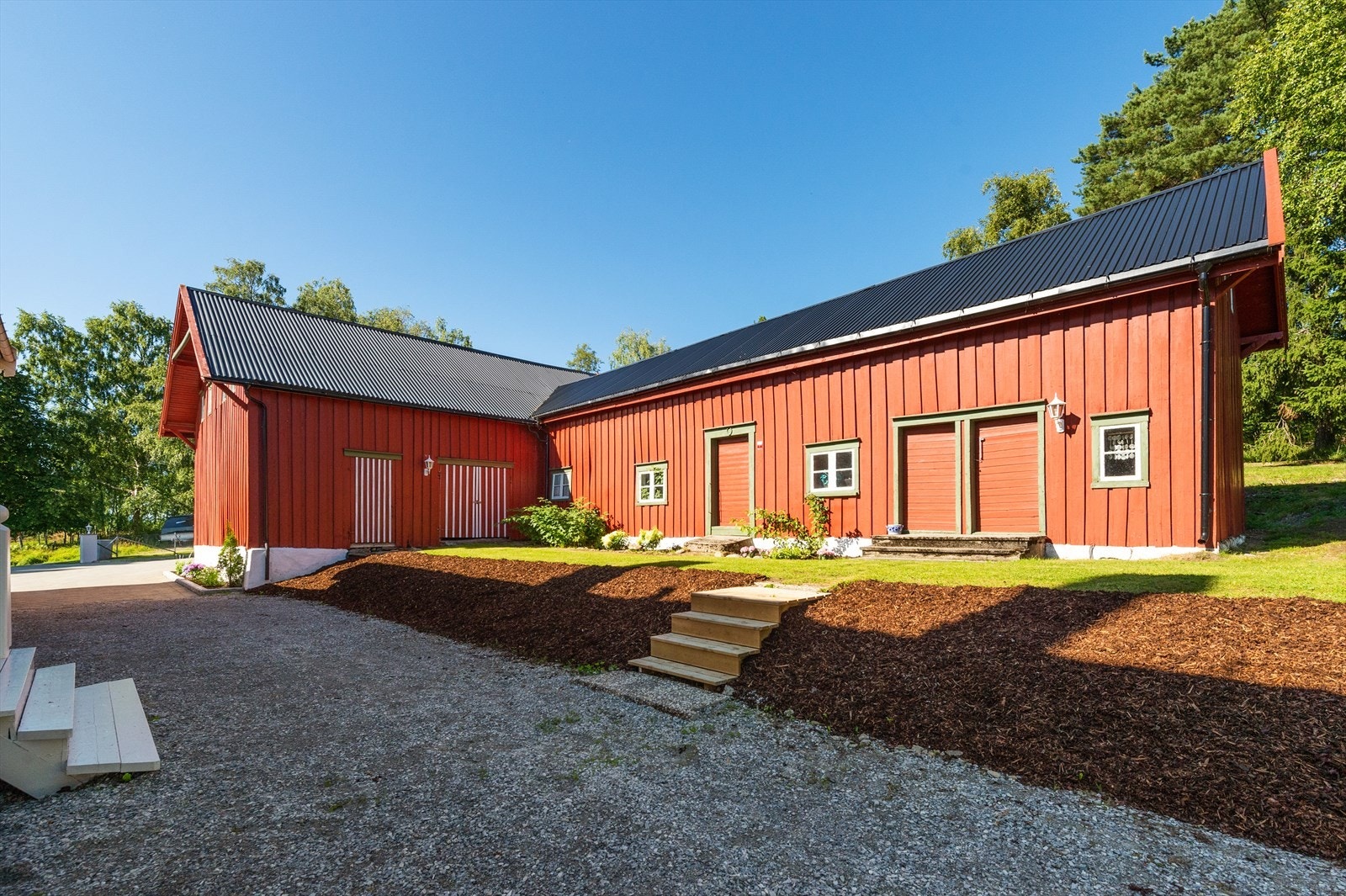 Romslig uthus/garasje Galleribilde