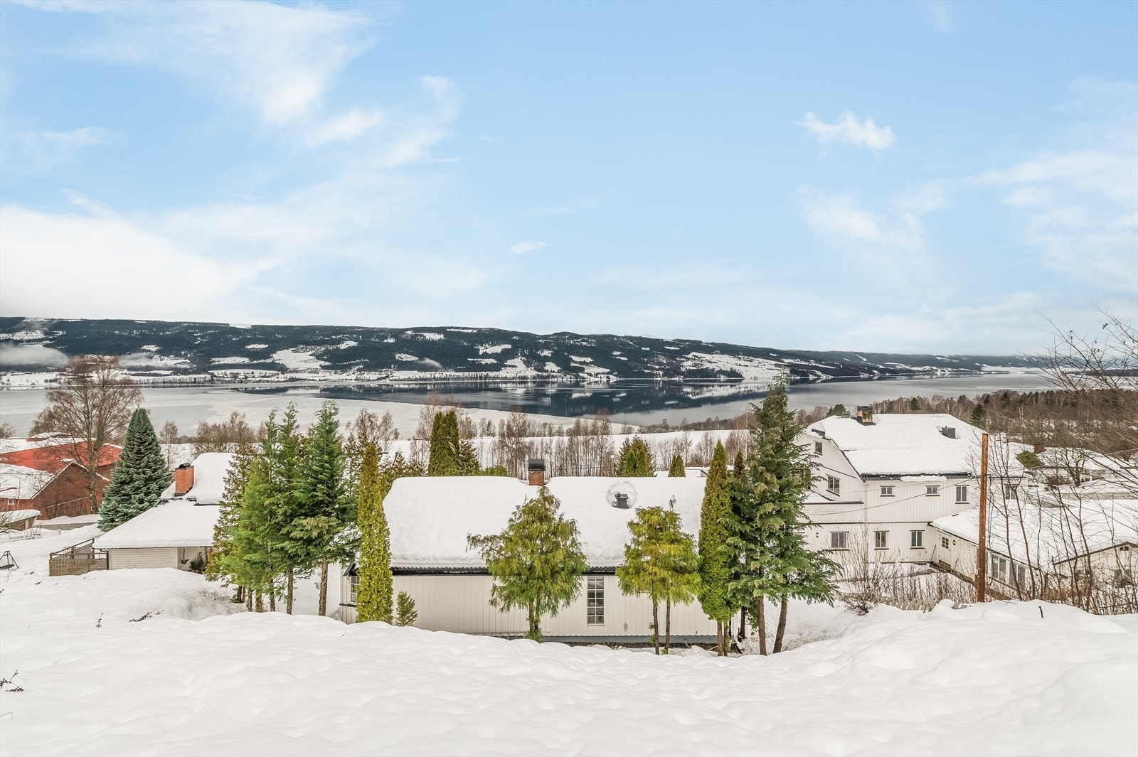 Koselig beliggenhet og utsikt over Randsfjorden! Galleribilde