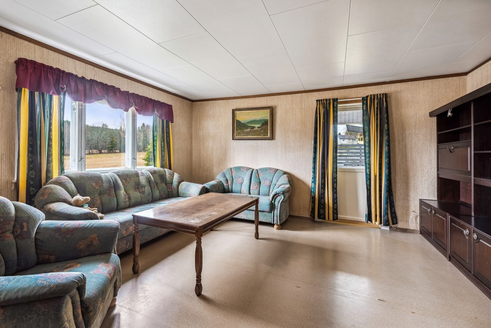 Fra stuen er det utgang til verandaen. Galleribilde
