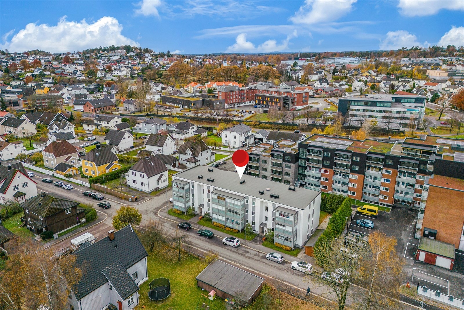 Parkering etter gjeldende regler for området. Galleribilde