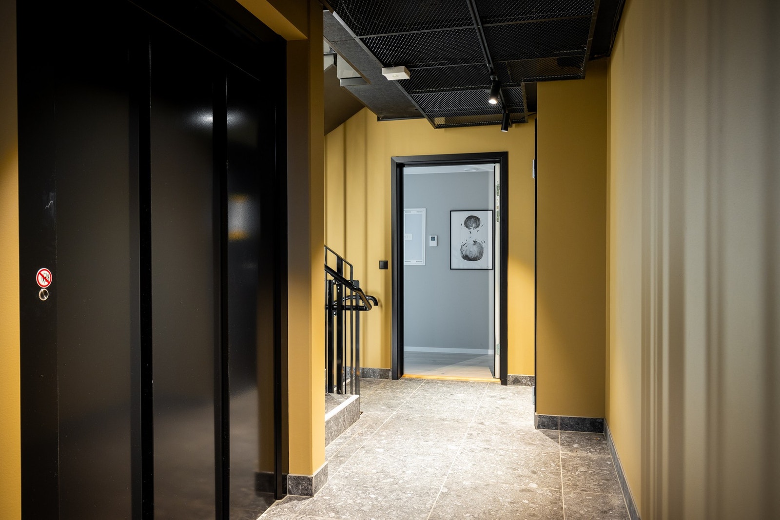 Det er heisadkomst til etasjeplan. Galleribilde