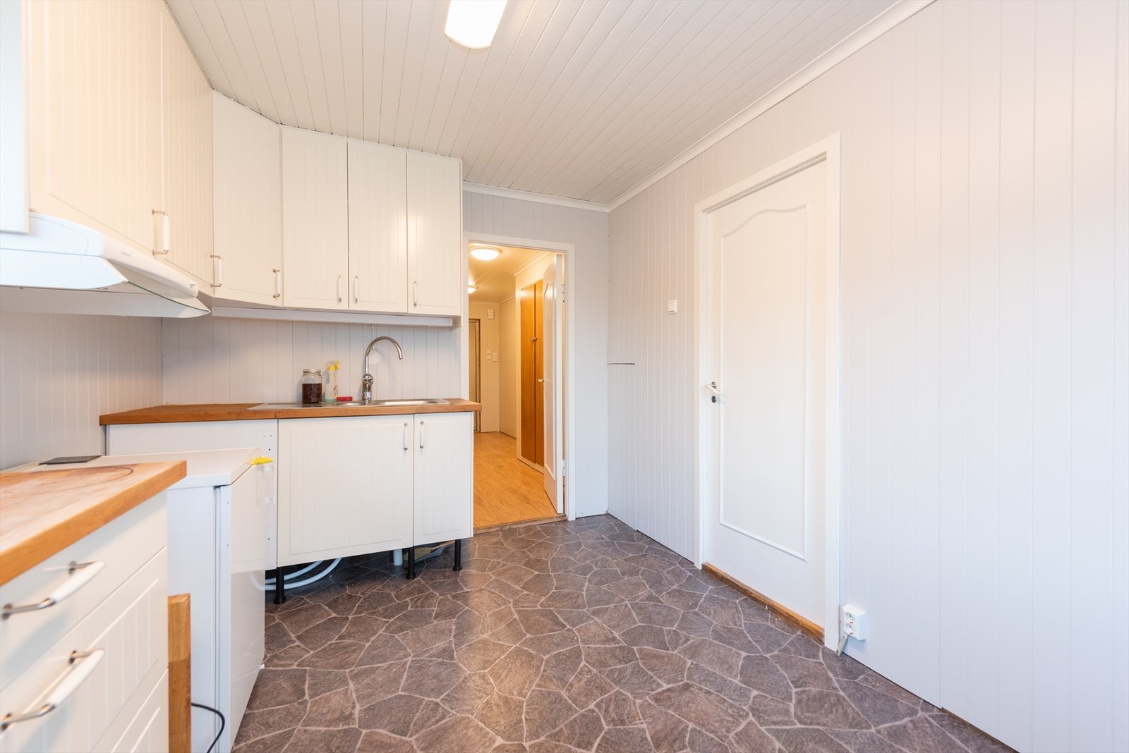 Kjøkkenet er av fin størrelse og er godt utnyttet. Galleribilde