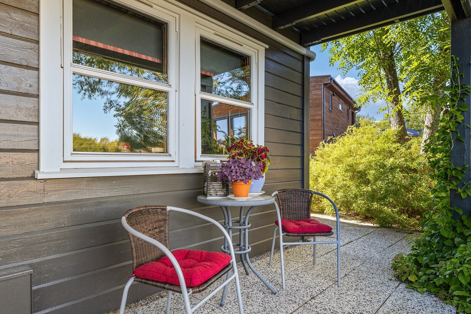 Hagens mangfold og godt planlagte beplantning skaper også en lun og usjenert atmosfære. Galleribilde
