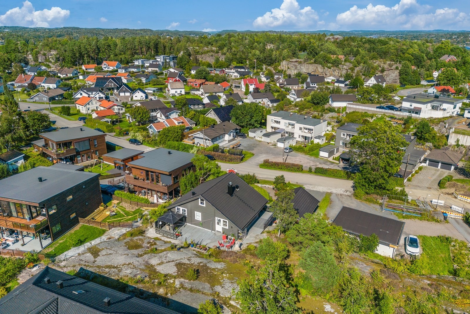 Boligen har en flott beliggenhet, og dette er eiendom som virkelig har noe ved seg. Galleribilde