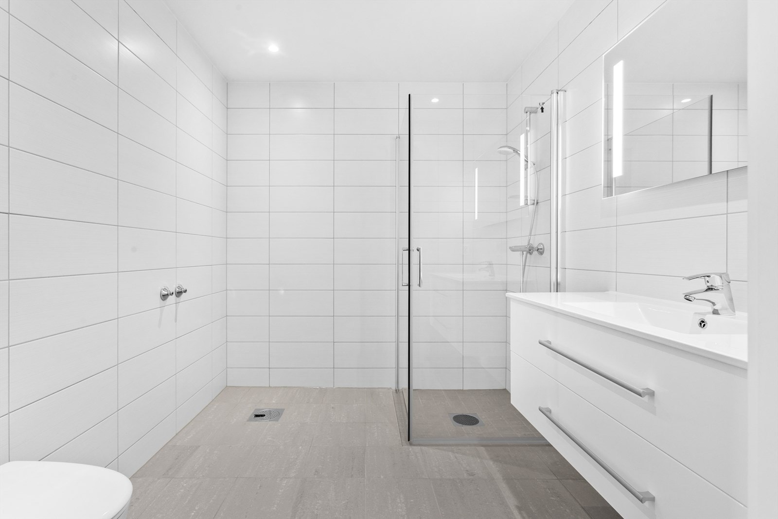 Badet i 2. etasje har opplegg for badekar. Galleribilde