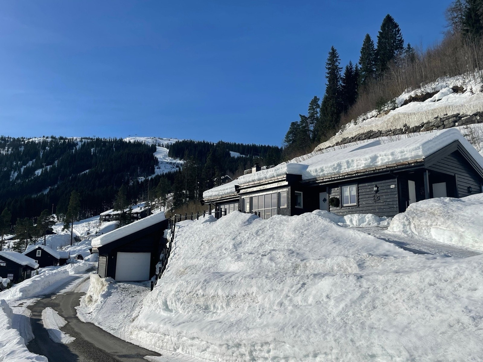 Ta kontakt med megler for visning Galleribilde