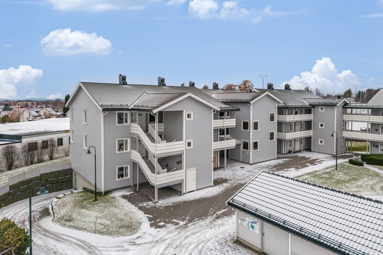 3 Roms leilighet med en flott, vestvendt beliggenhet i 2. etg. Bygget har heis. Galleribilde