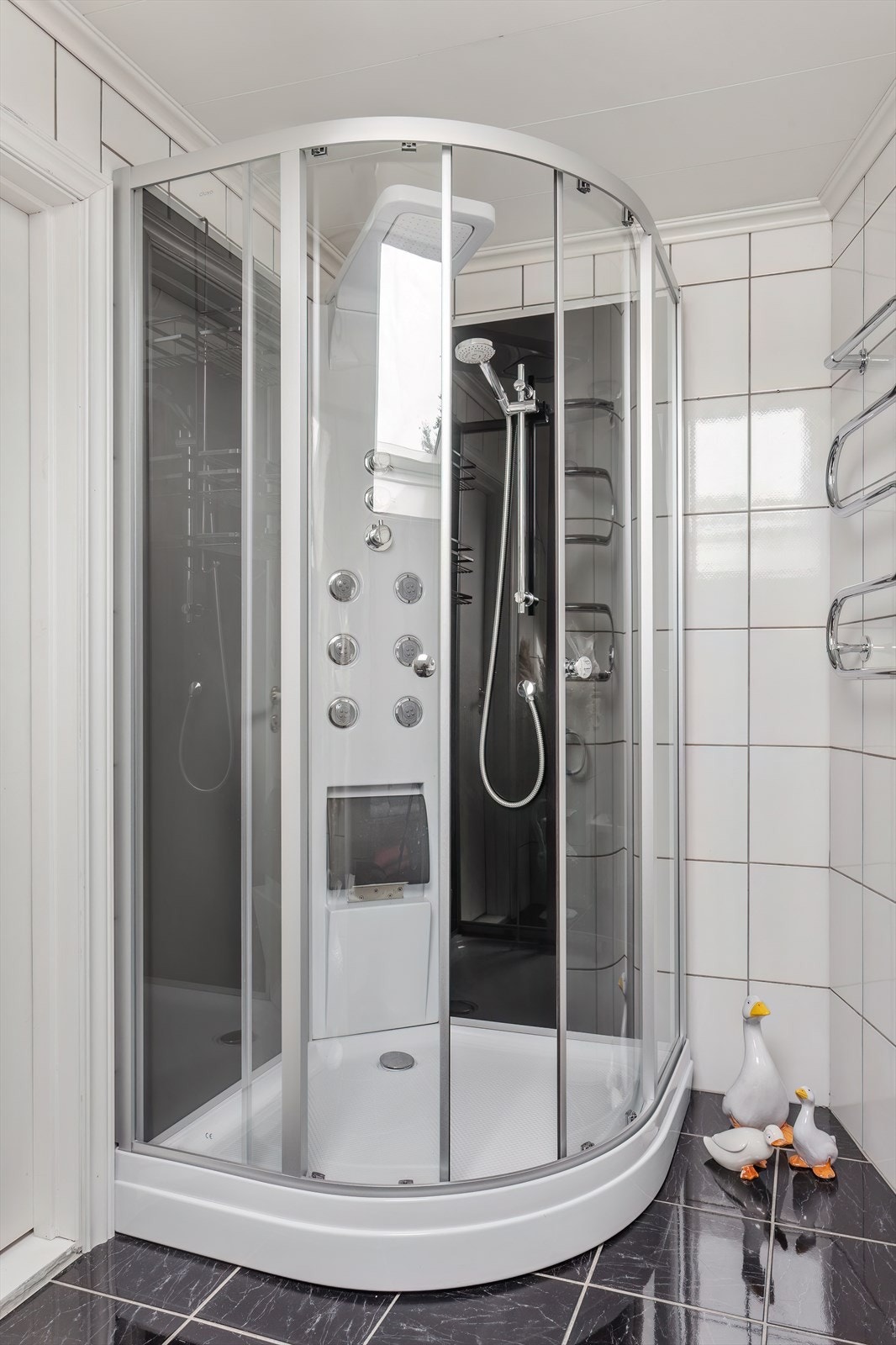 Bad - varmekabler i gulv Galleribilde