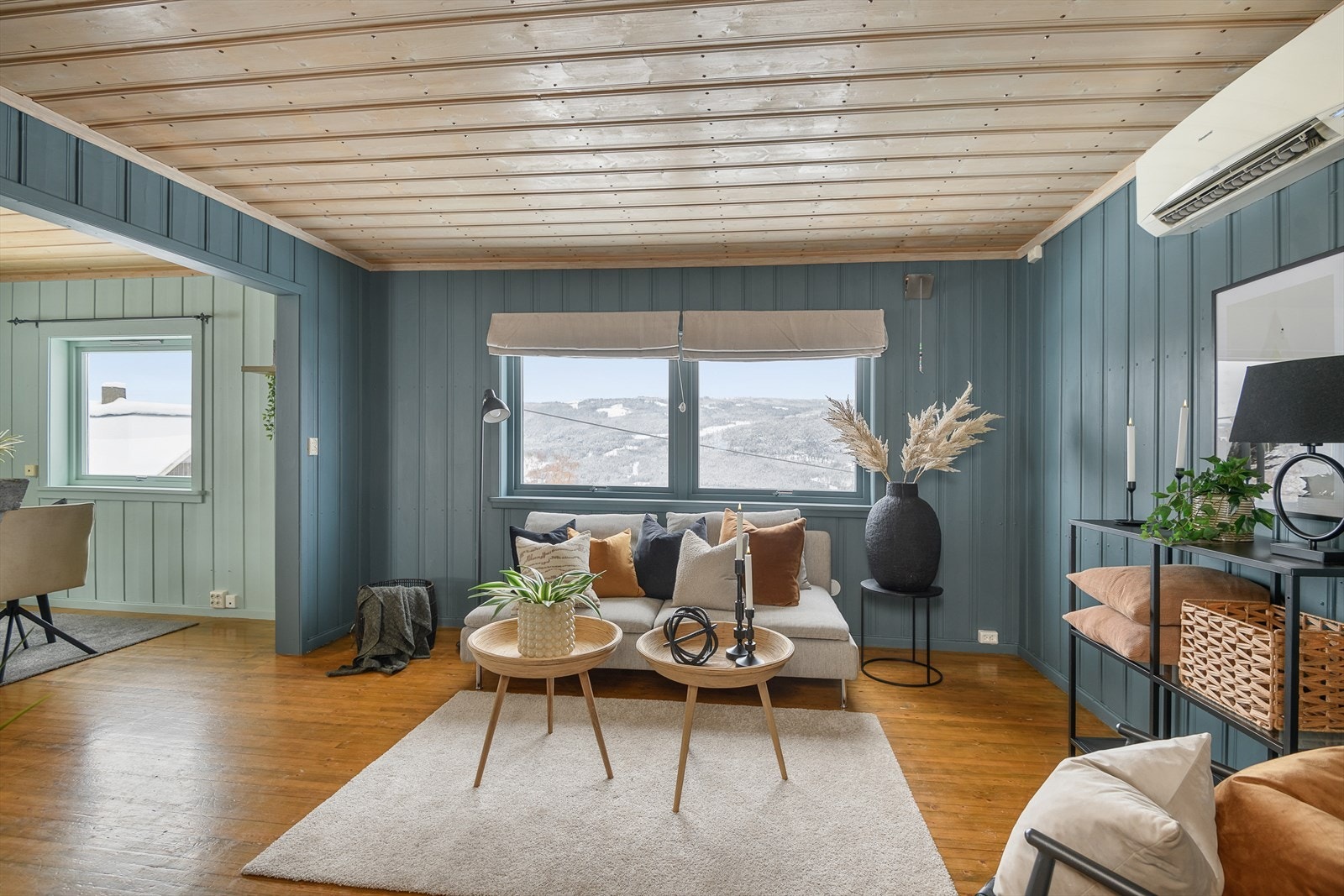 Stuen har flere møbleringsmuligheter Galleribilde