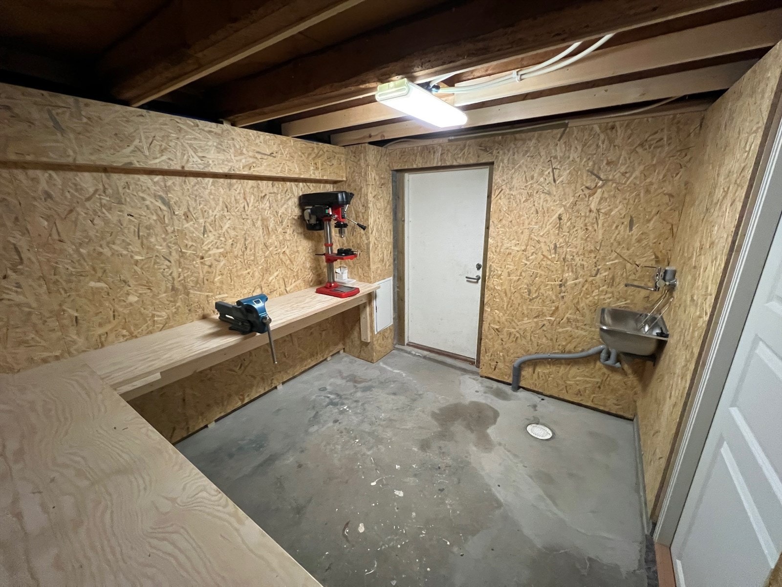 Arbeidsrom kjeller Galleribilde