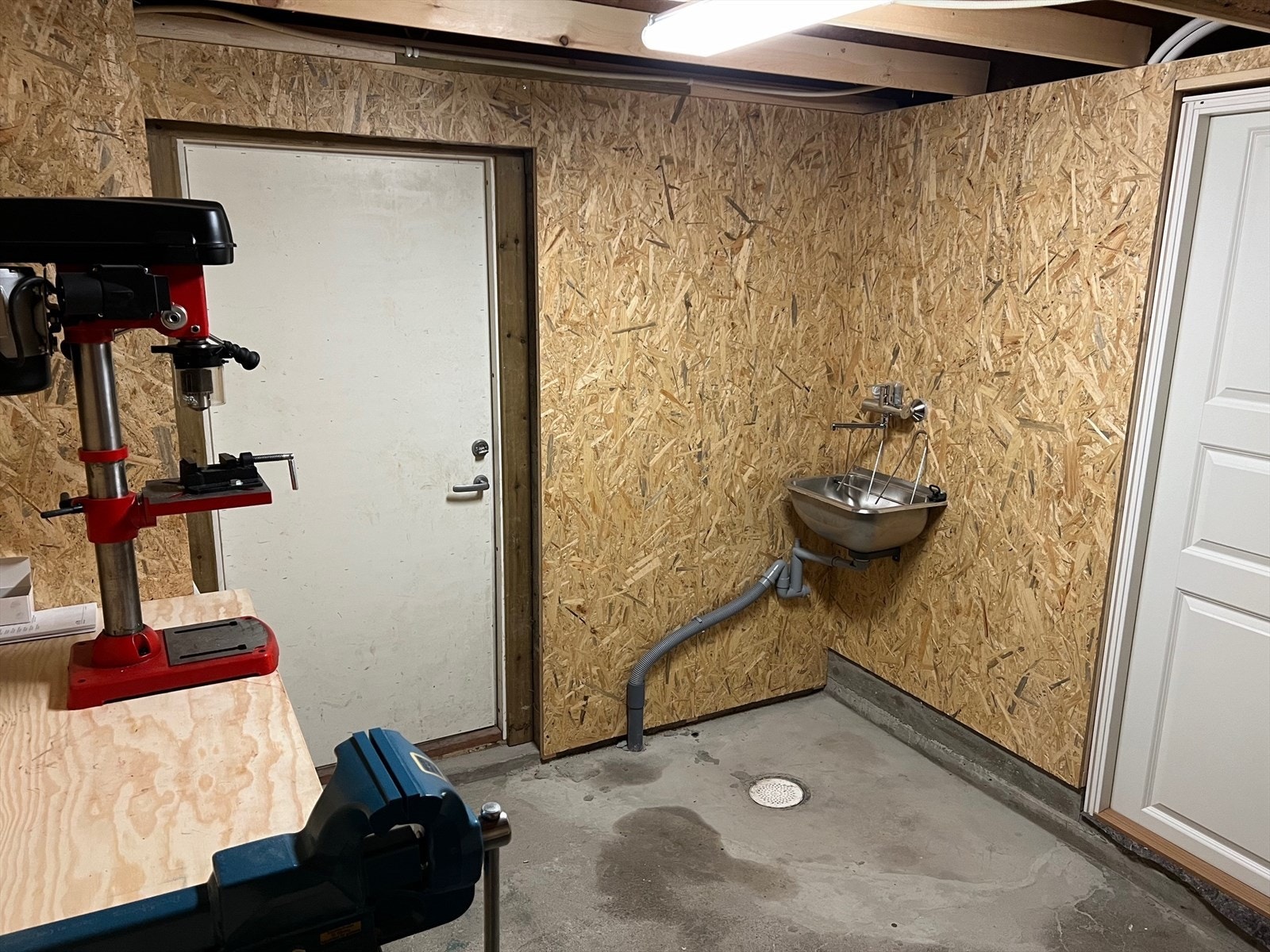 Arbeidsrom kjeller Galleribilde