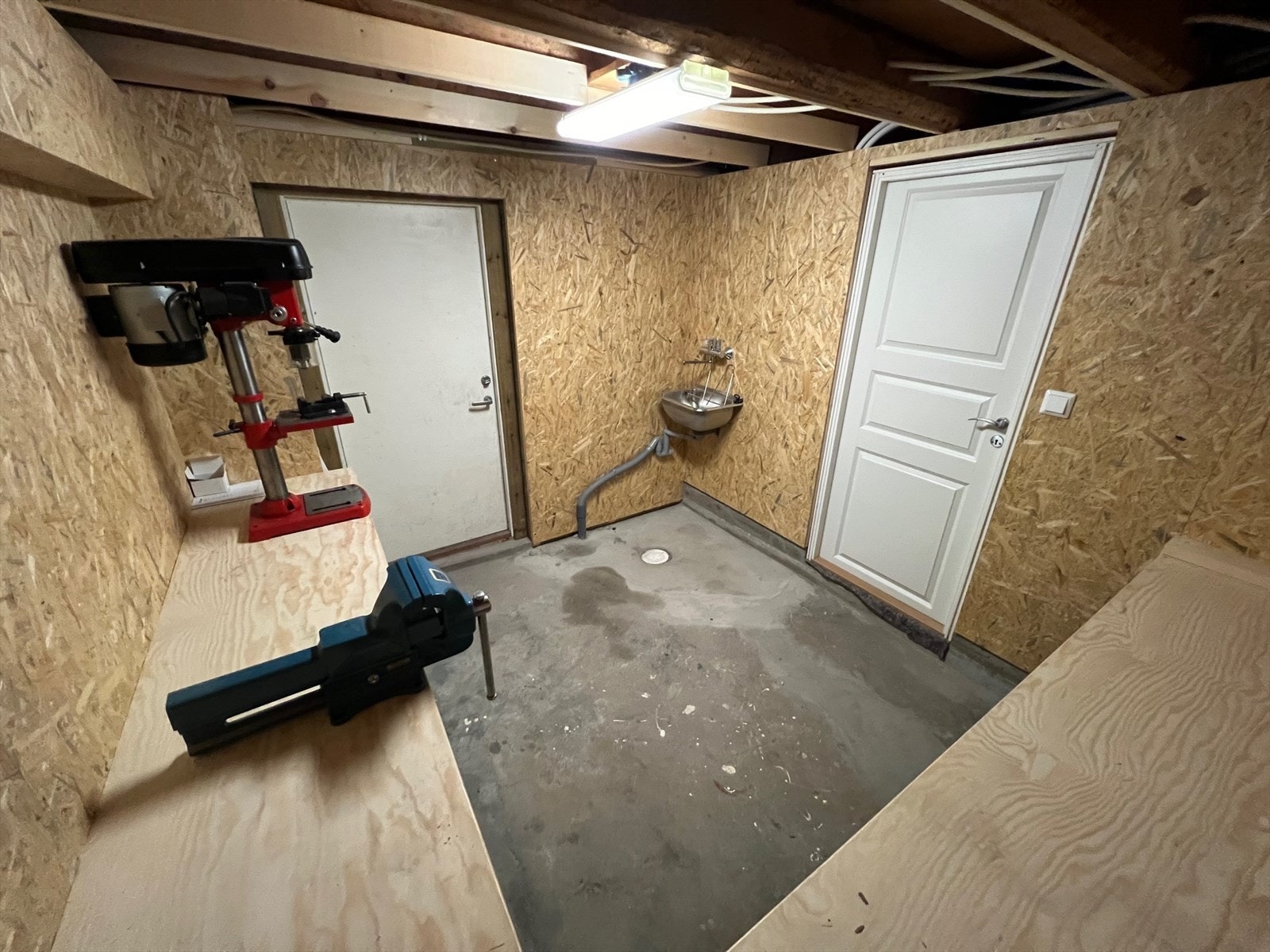 Arbeidsrom kjeller Galleribilde