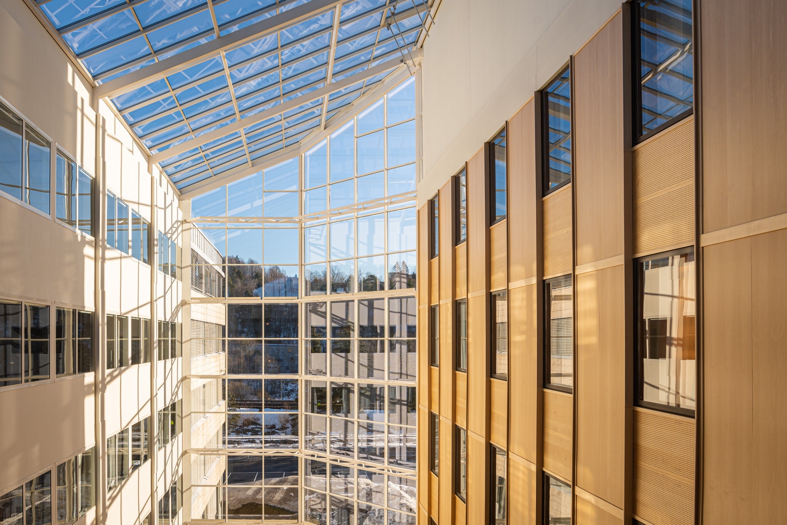 Naturlig lys flyter inn. Galleribilde