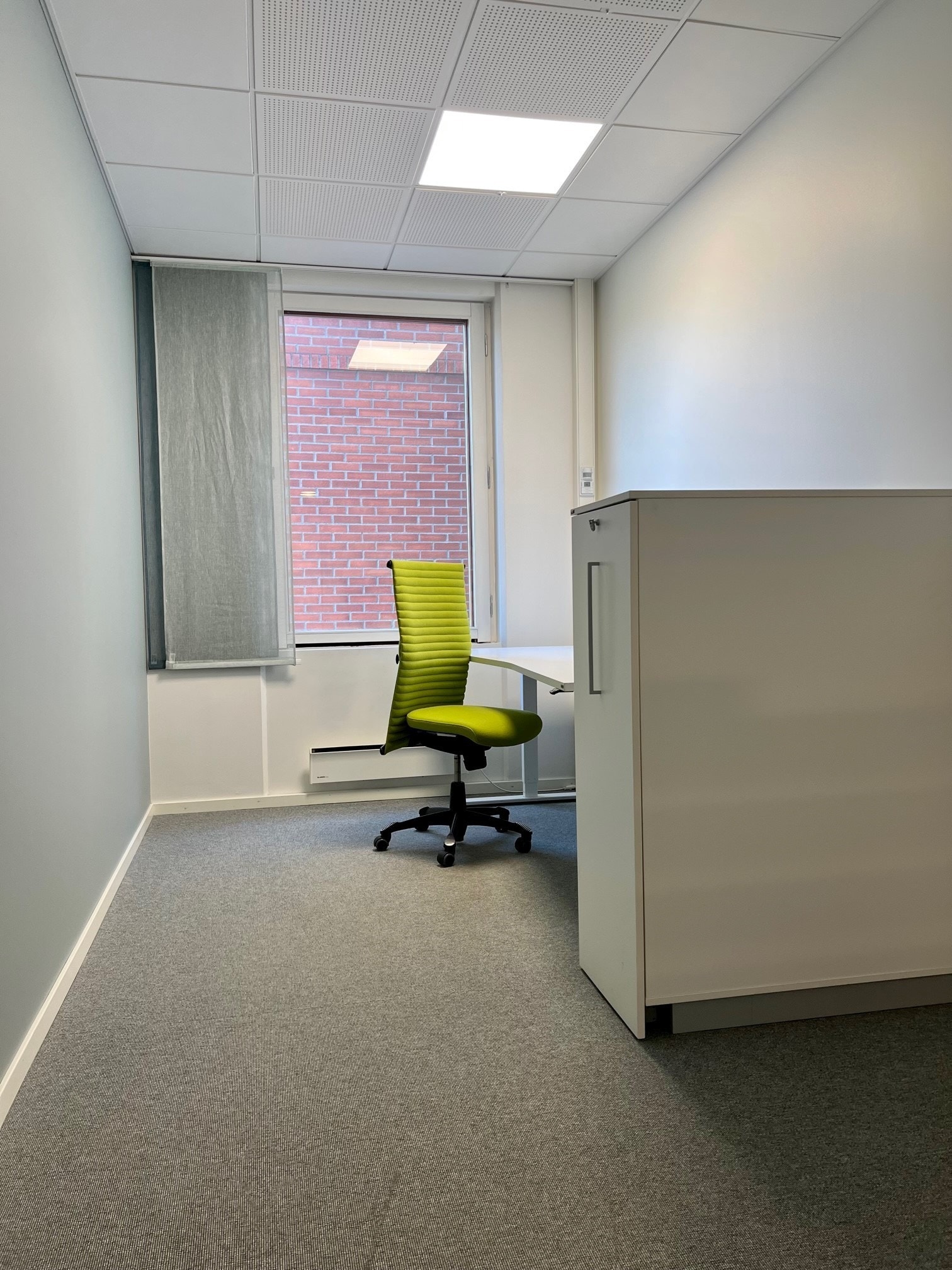 Ønsker du ditt eget private kontor eller vil du dele med en kollega.
Mulighetene er mange hos House of Business i Ole Deviks vei 10. Galleribilde