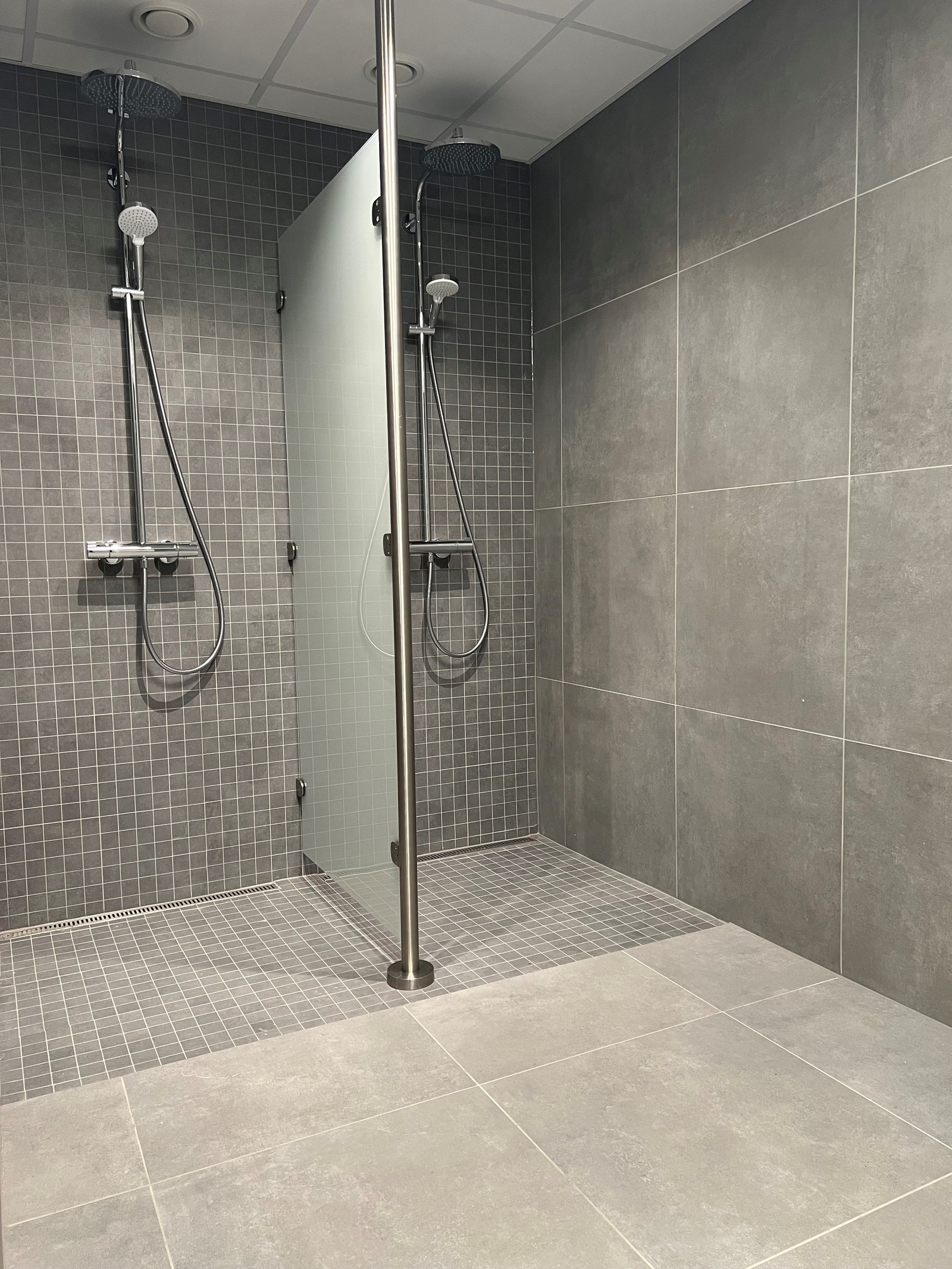 Dusjsone i garderober.
Totalt renovert 2022 Galleribilde