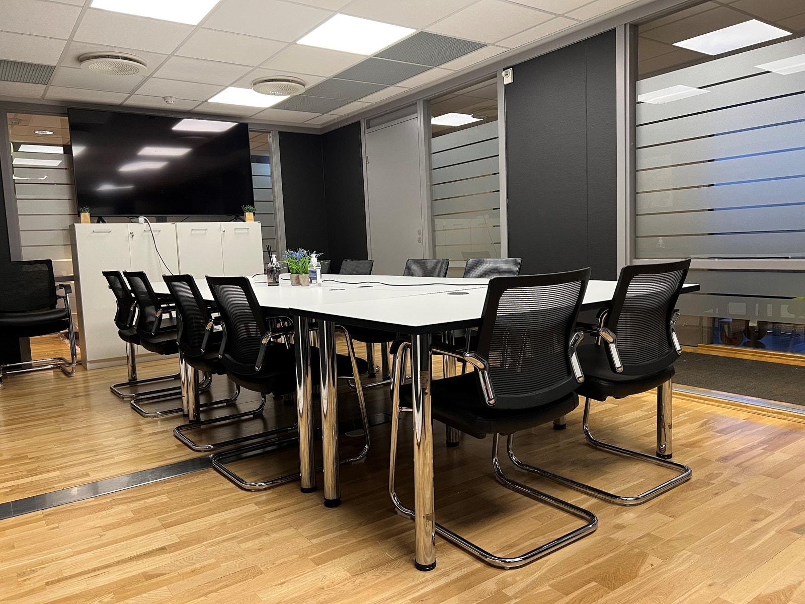 Møterom 5.etg.
10-12 personer
Bookes online for alle leietakere Galleribilde