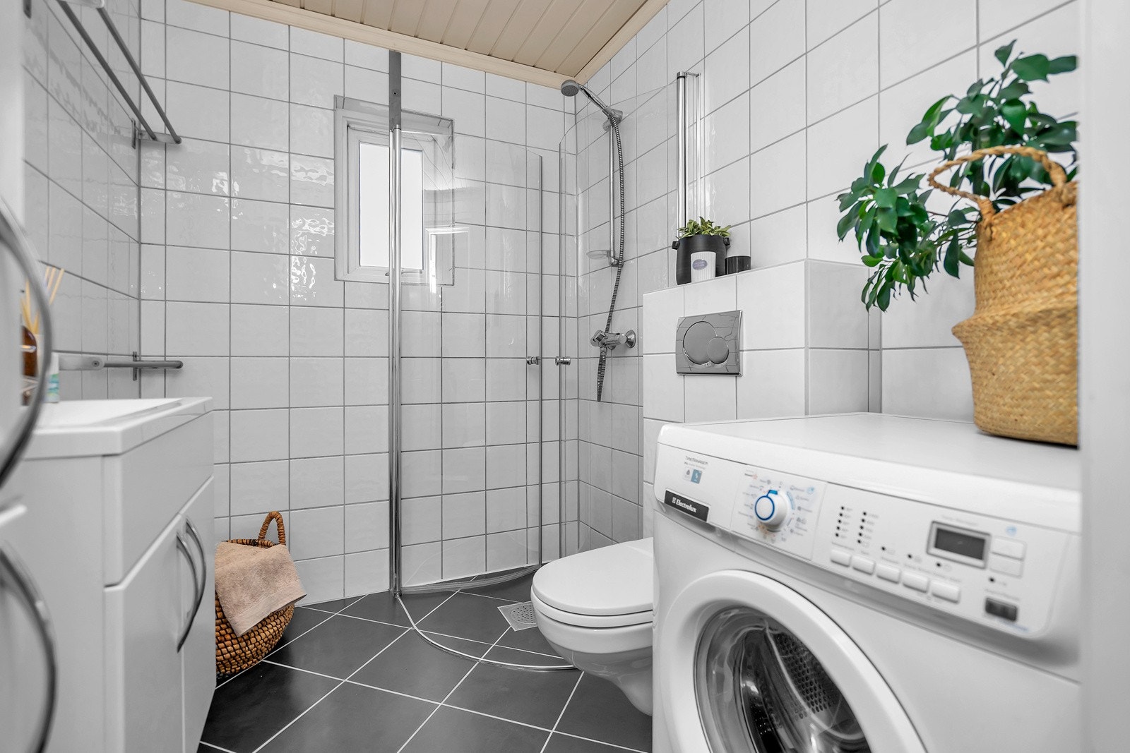 Opplegg til vaskemaskin på bad Galleribilde