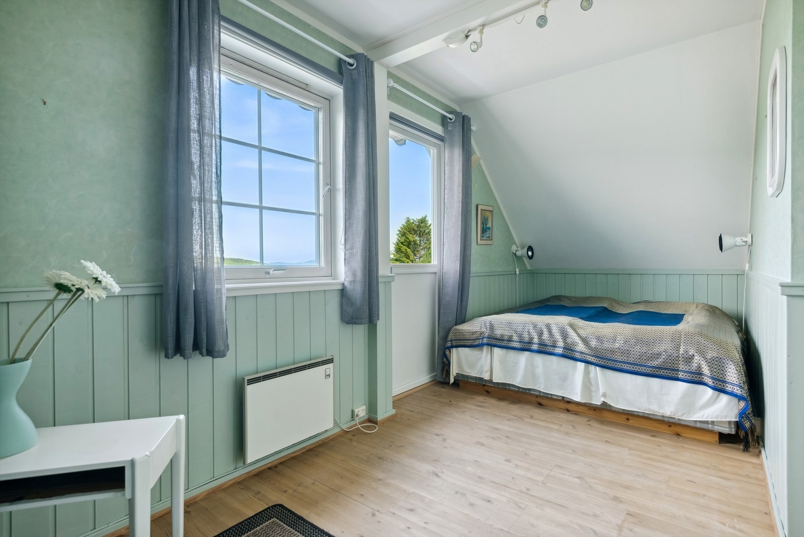 Soverom 1 har utgang til en liten balkong. Galleribilde