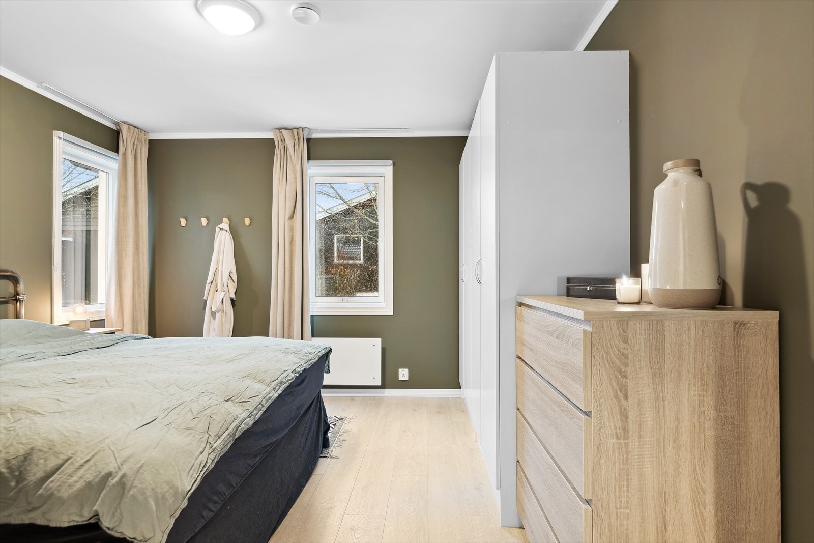 Det er innredet ett soverom i 1. etasje Galleribilde