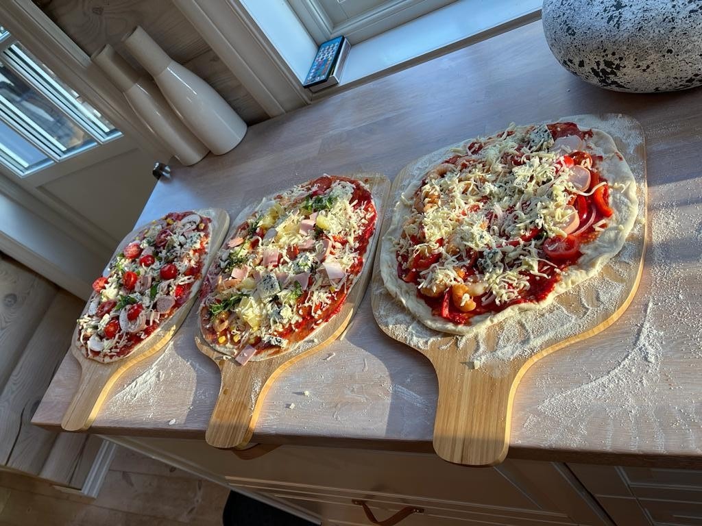 Det er ikke alle som kan invitere til italiensk aften med egen steinovnsbakt pizza Galleribilde