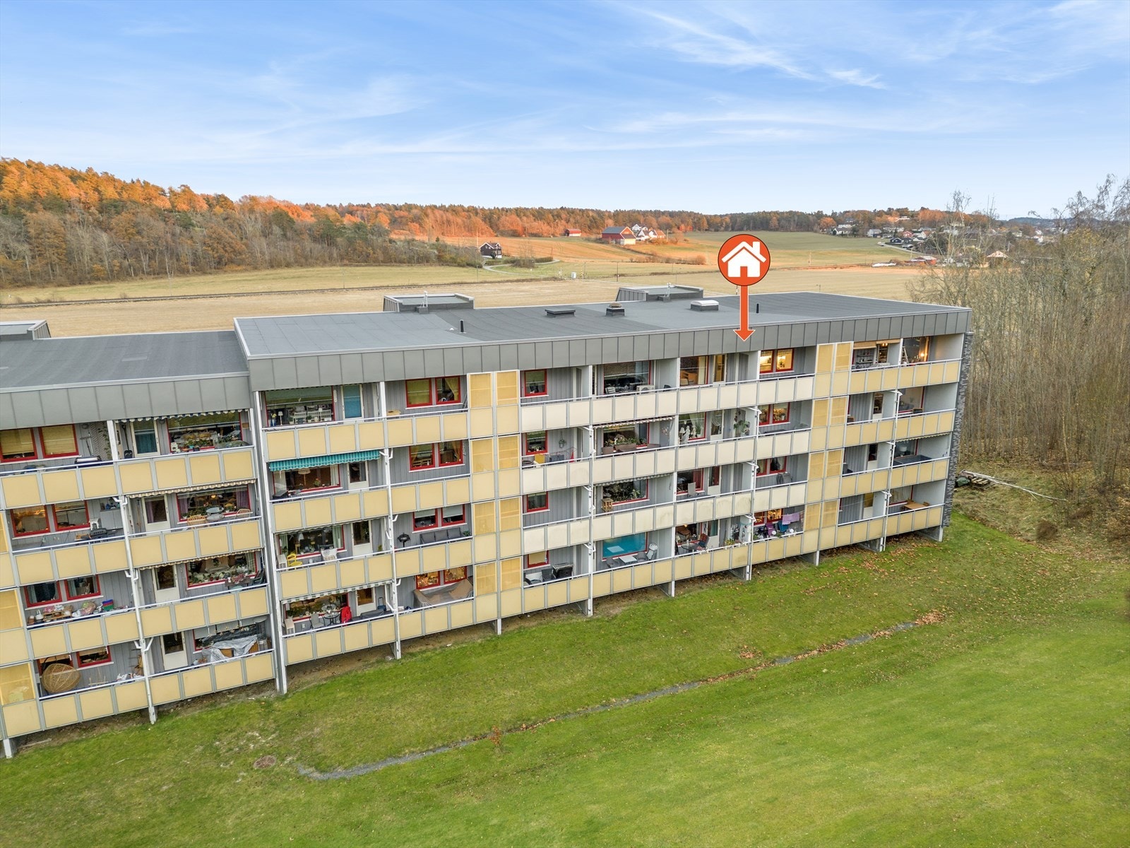 Fasaden sett fra baksiden av bygget Galleribilde