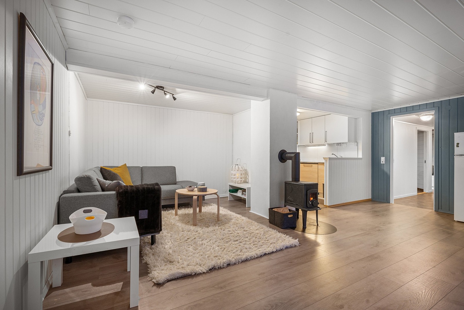 I underetasjen er det innredet leilighet (ikke godkjent) Galleribilde