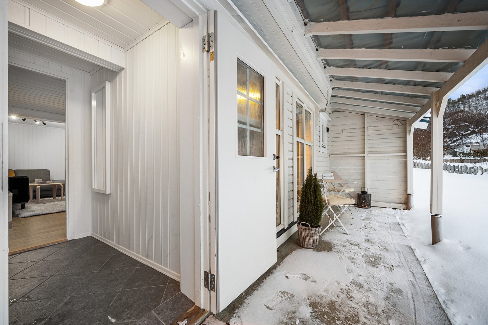 Overbygd inngangsparti Galleribilde