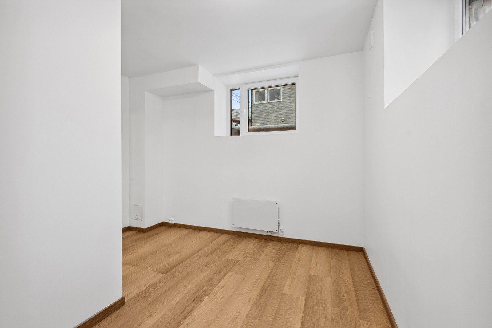 Soverom kjeller - Det bemerkes at enkelte vinduer i kjeller ikke tilfredsstiller kravet til rømning Galleribilde