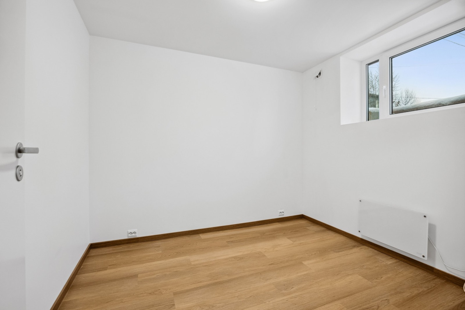 Soverom kjeller - Det bemerkes at enkelte vinduer i kjeller ikke tilfredsstiller kravet til rømning Galleribilde