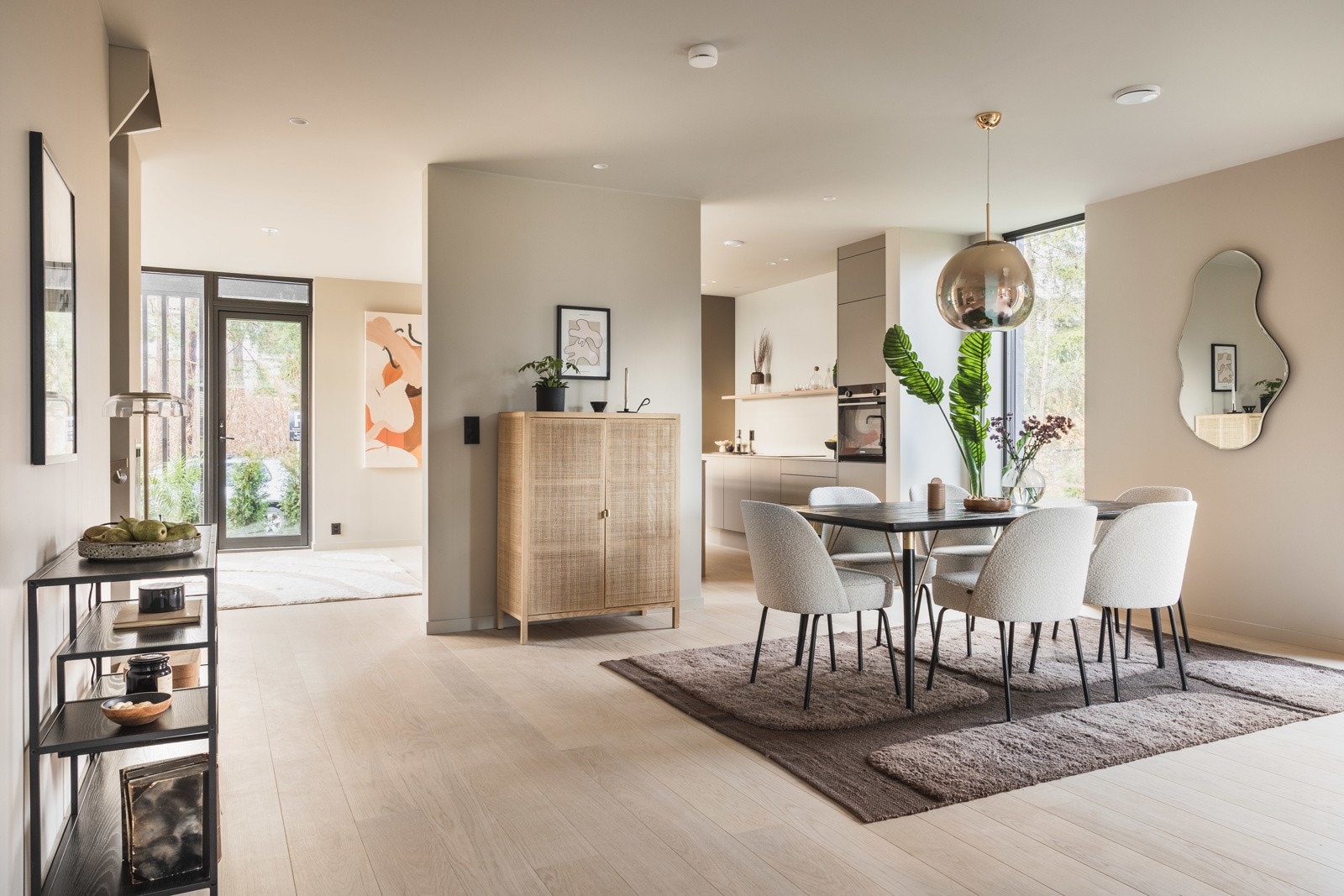 Huset er planlagt ned til minste detalj i forhold til material-, fliser- og fargevalg. Galleribilde