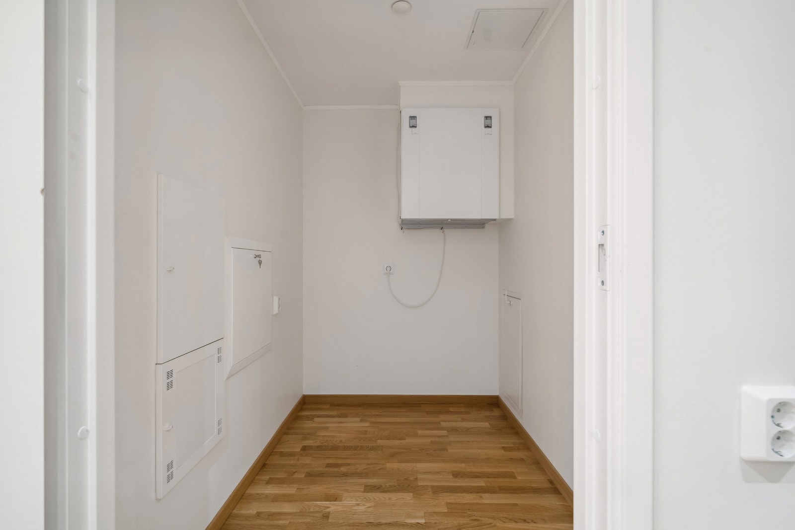 Innvendig bod/teknisk rom. Galleribilde