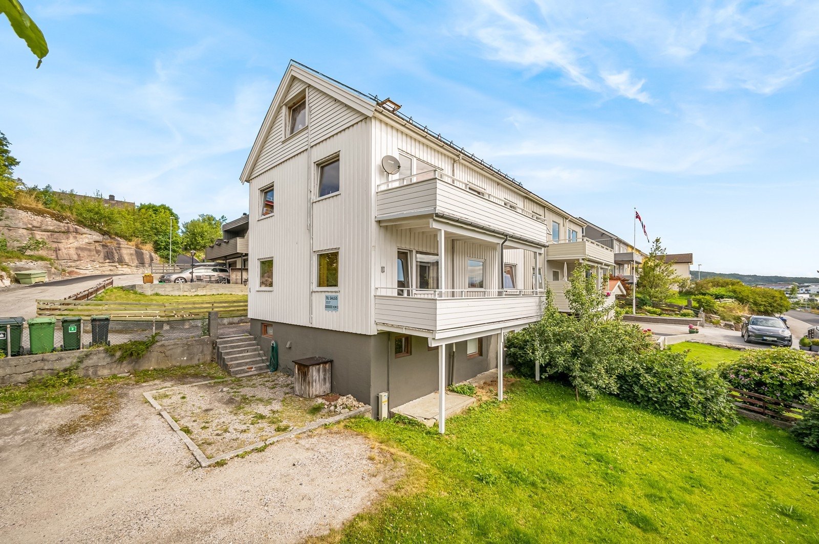 En hel tomannsbolig beliggende fint til på Nordlandet. Galleribilde