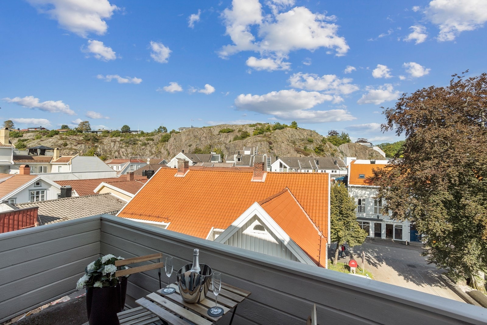 Luftig og fin utsikt fra egen balkong. Galleribilde