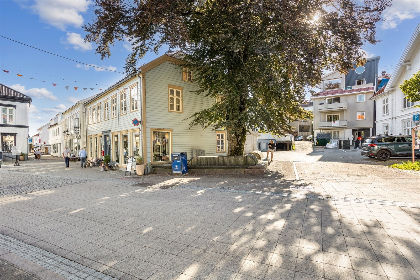 Bygget fremstår som godt isolert og rolig - til tross for at leiligheten har en ypperlig plassering i sentrum. Galleribilde