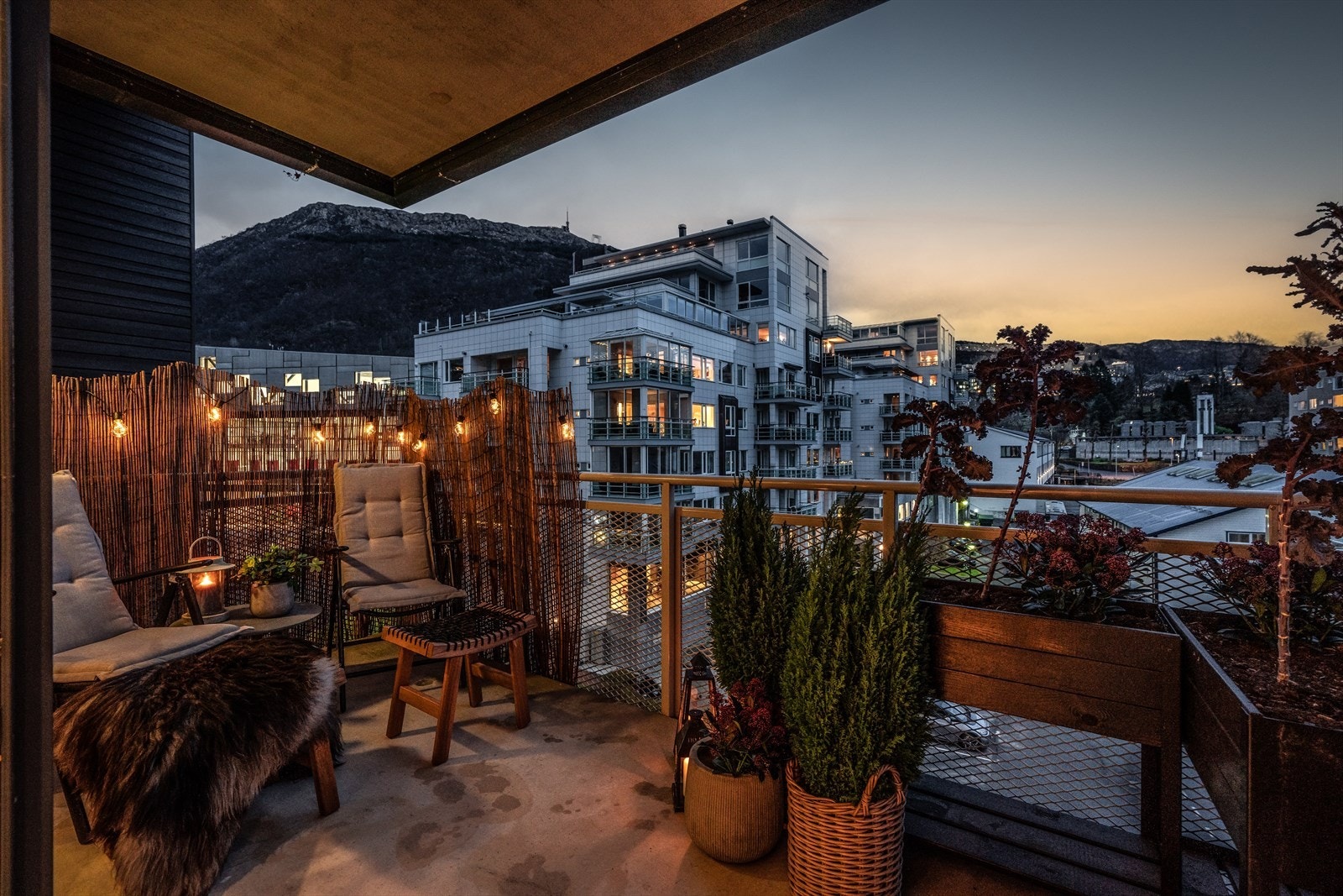 - Nydelig sørvestvendt balkong på 8 m² - Galleribilde