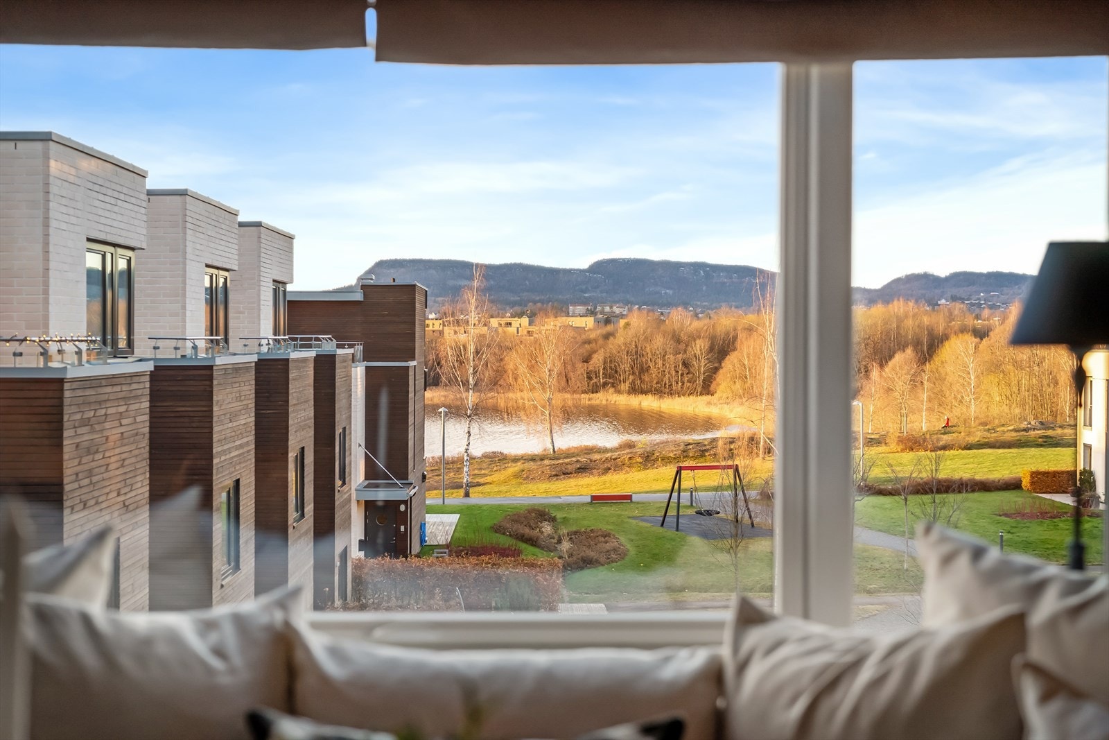 Fra sofakroken kan man nyte vakker utsikt. Galleribilde