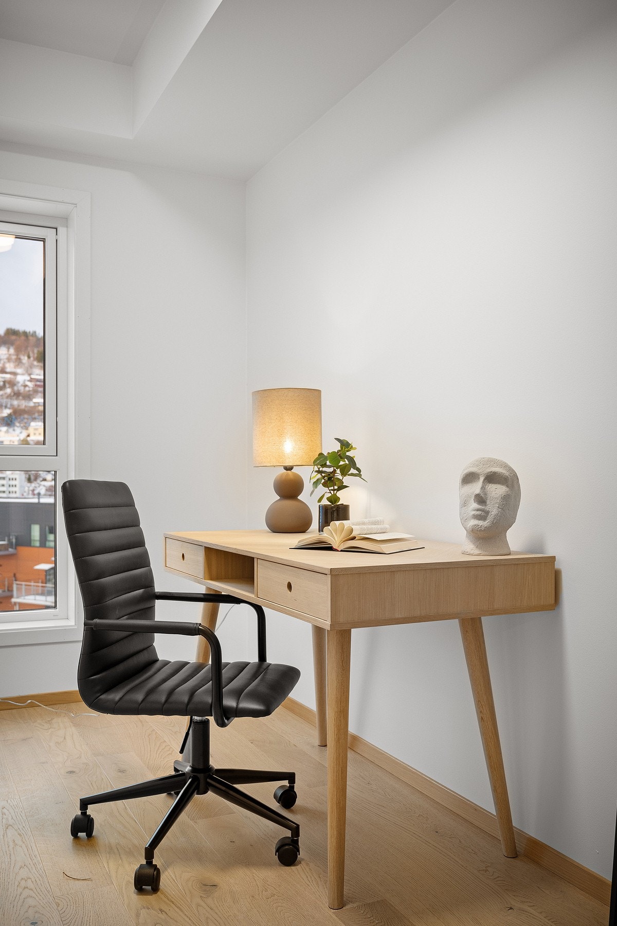 Det andre soverommet kan også benyttes til arbeid eller liten ekstrastue Galleribilde
