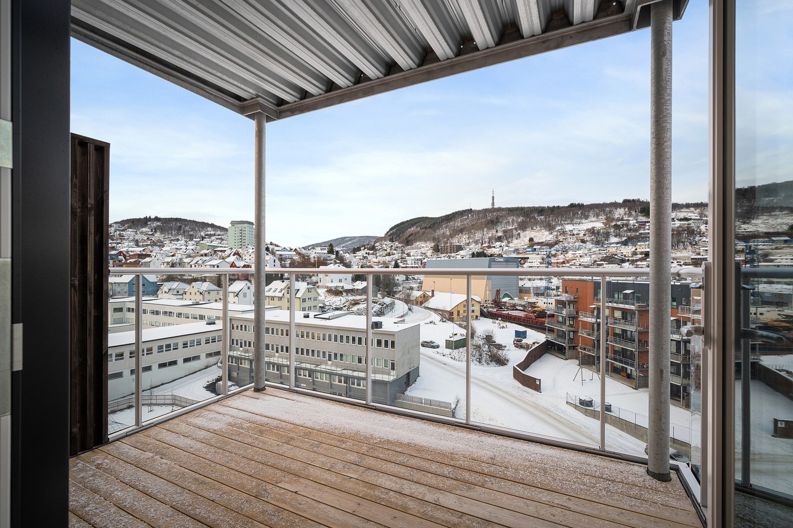 Overbygd veranda på 8m2 Galleribilde