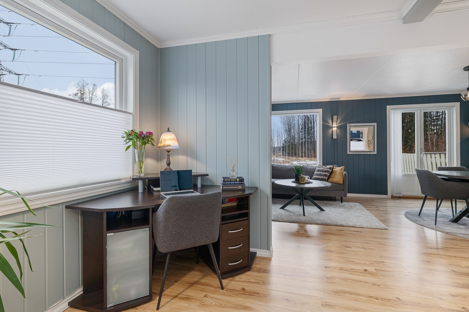 Fin og praktisk plass til hjemmekontor. Galleribilde