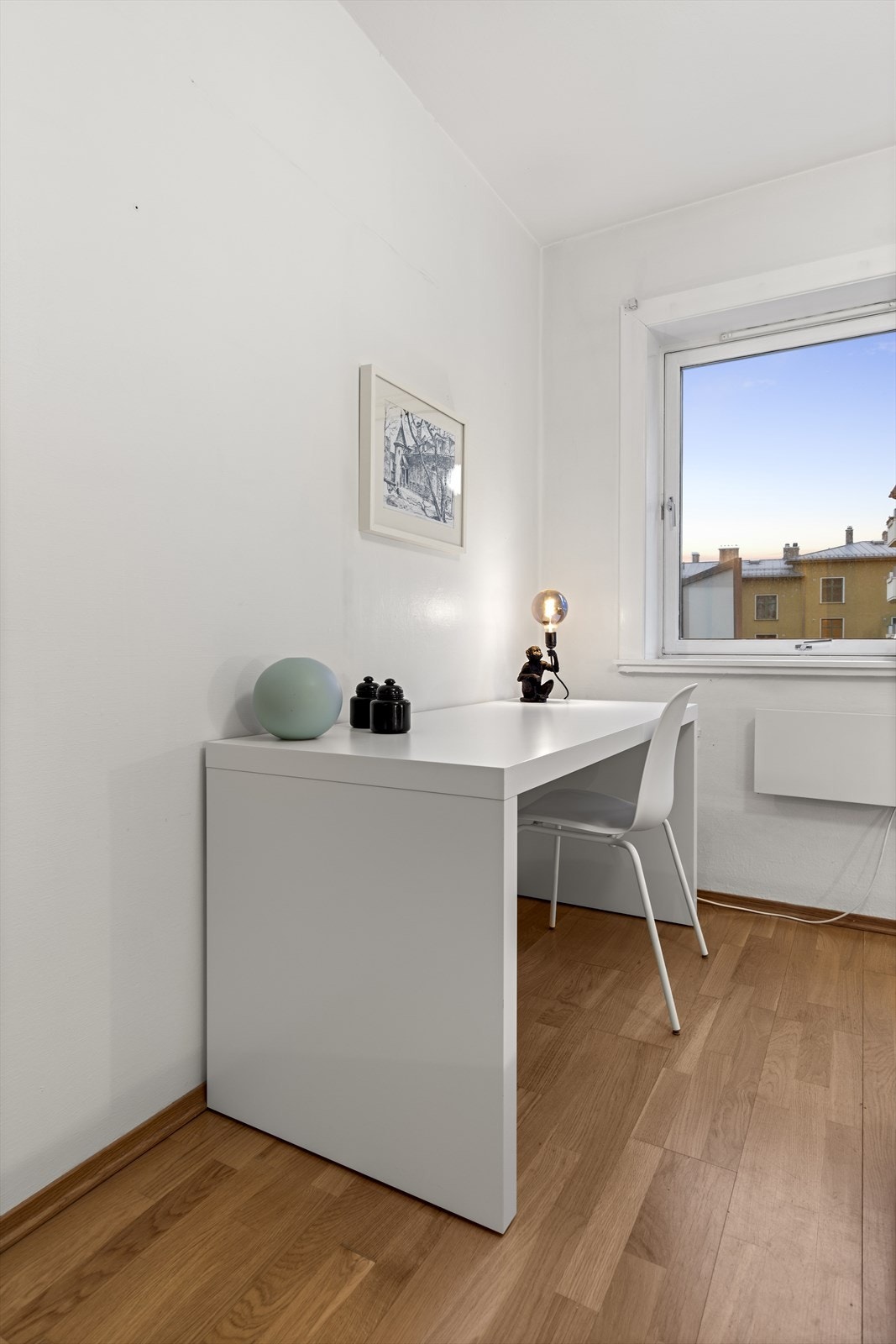 Det er også god plass til skrivebord på soverommet. Galleribilde