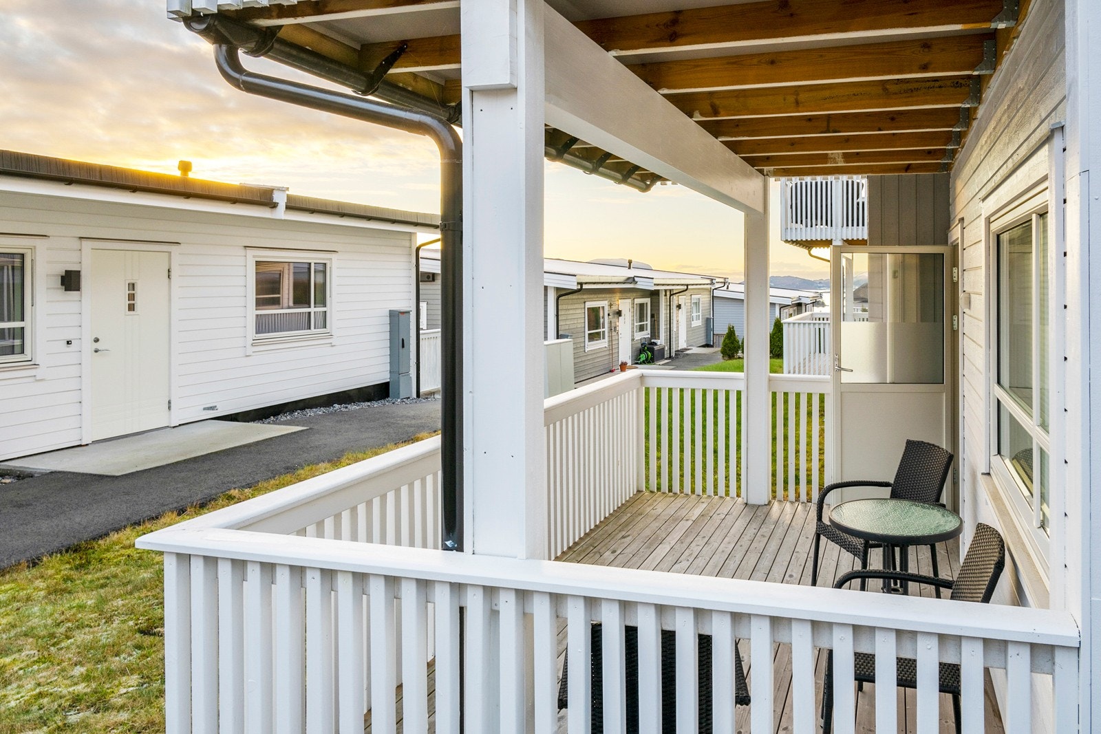 Egen terrasse med gode solforhold! Galleribilde