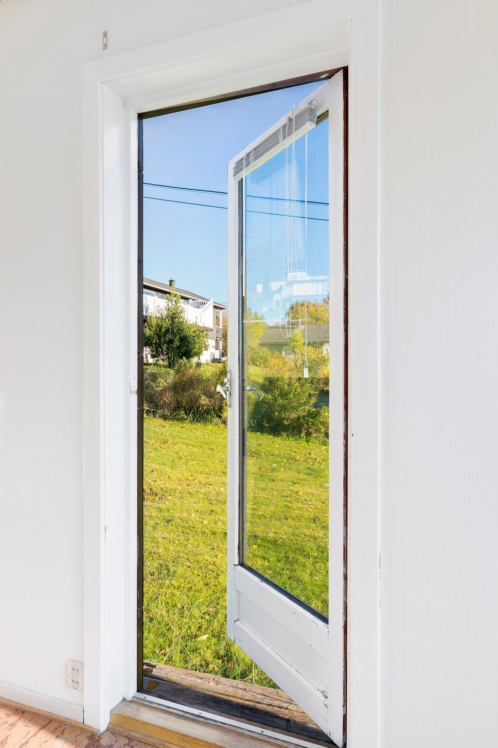 Utgang til hagen fra stua Galleribilde