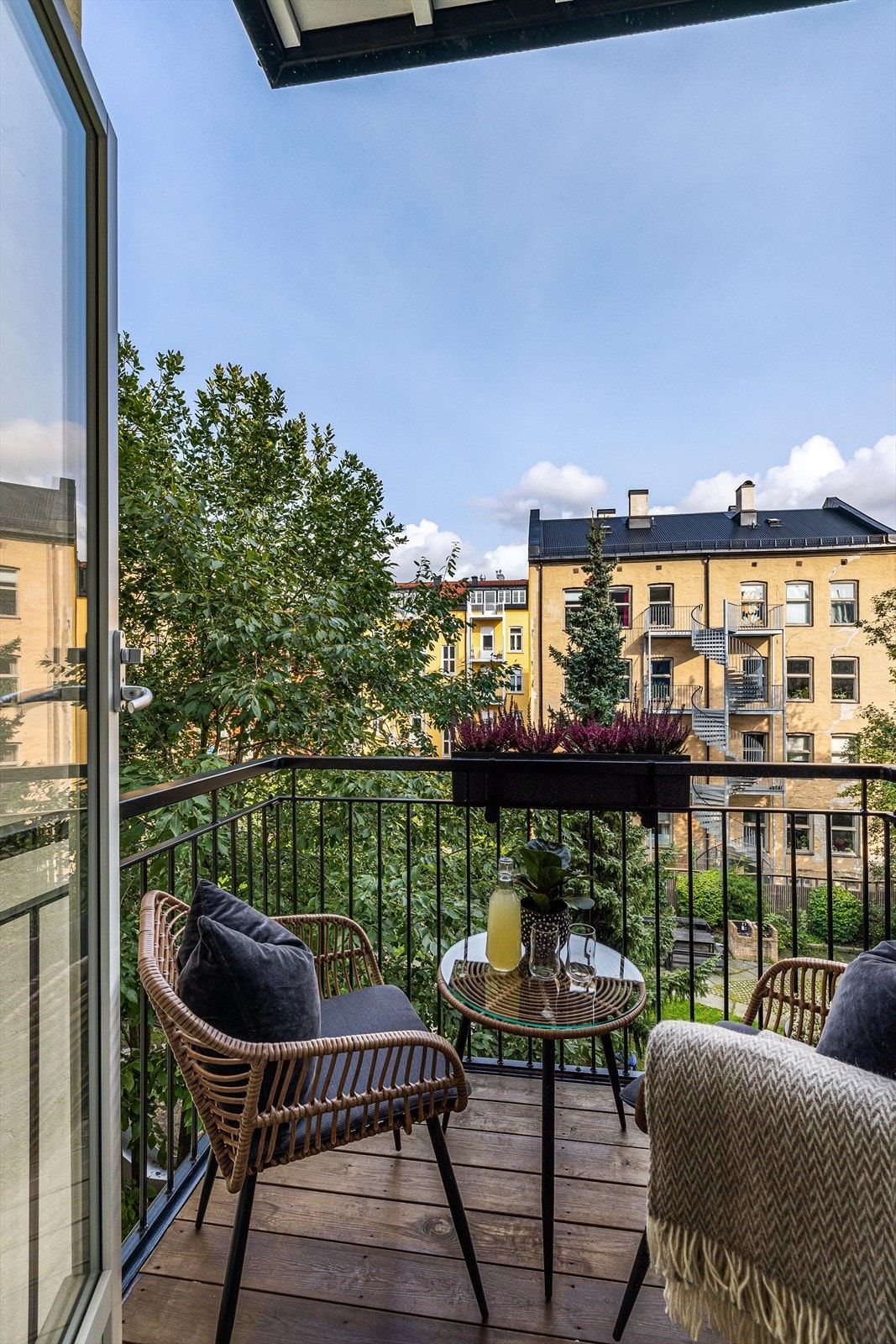 - Balkongen er på ca. 3 m² - Galleribilde