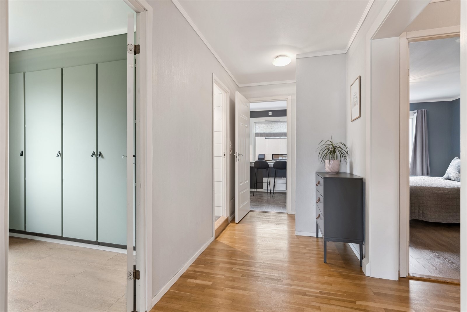 Entréen gir et godt førsteinntrykk og en fin smakebit av leilighetens standard. Galleribilde