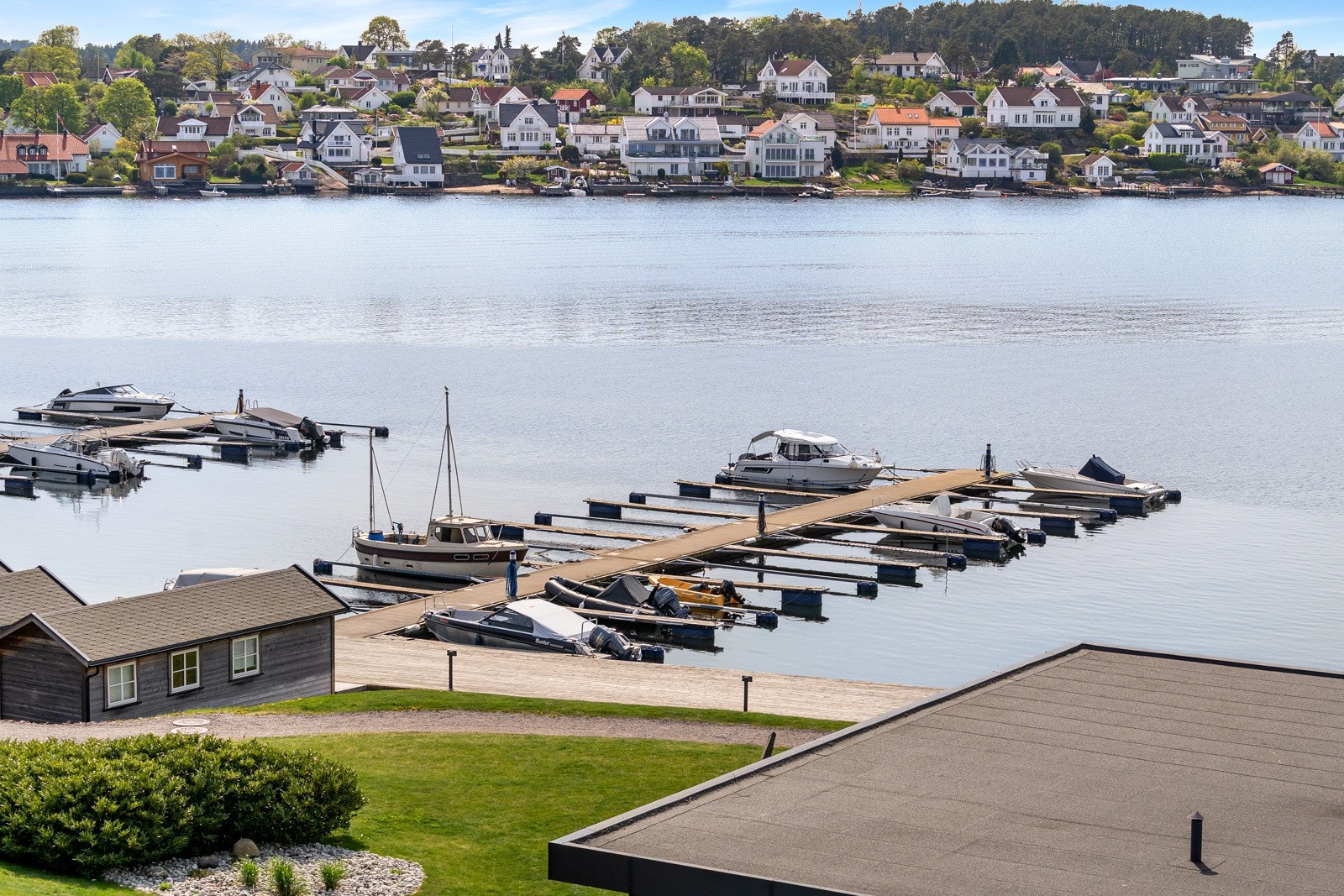 Båtplass rett på nedsiden Galleribilde