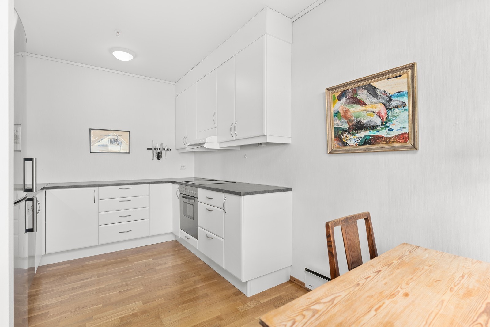 Kjøkkeninnredning er fra Strai. Galleribilde